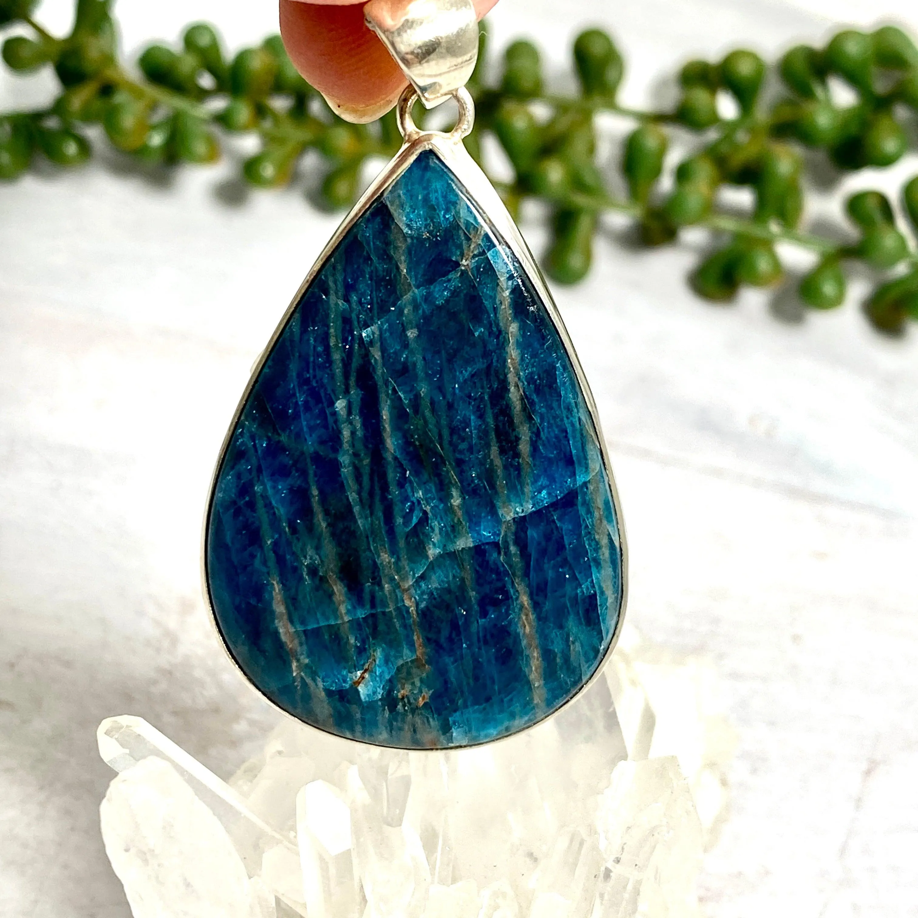 Apatite teardrop cabochon pendant KPGJ2568