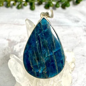 Apatite teardrop cabochon pendant KPGJ2568
