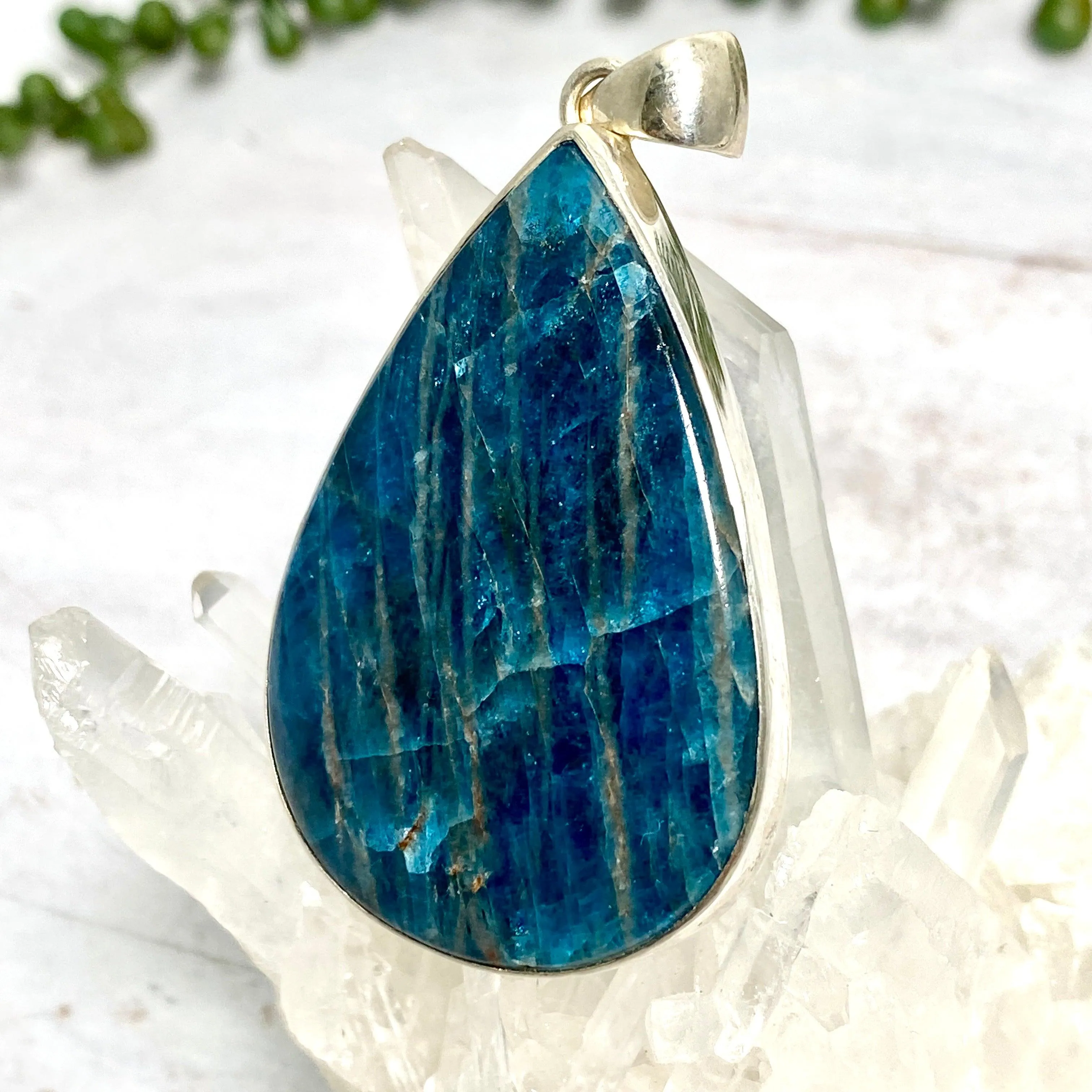 Apatite teardrop cabochon pendant KPGJ2568