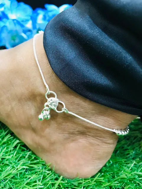 Appealing Silver Color Plain Anklets With Bead For Women