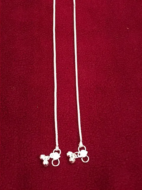Appealing Silver Color Plain Anklets With Bead For Women