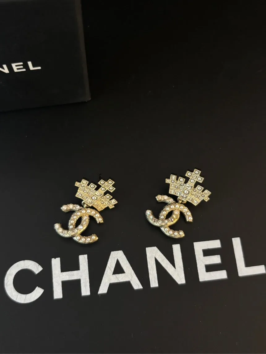 Chanel Crown CC Earrings 21A Gold
