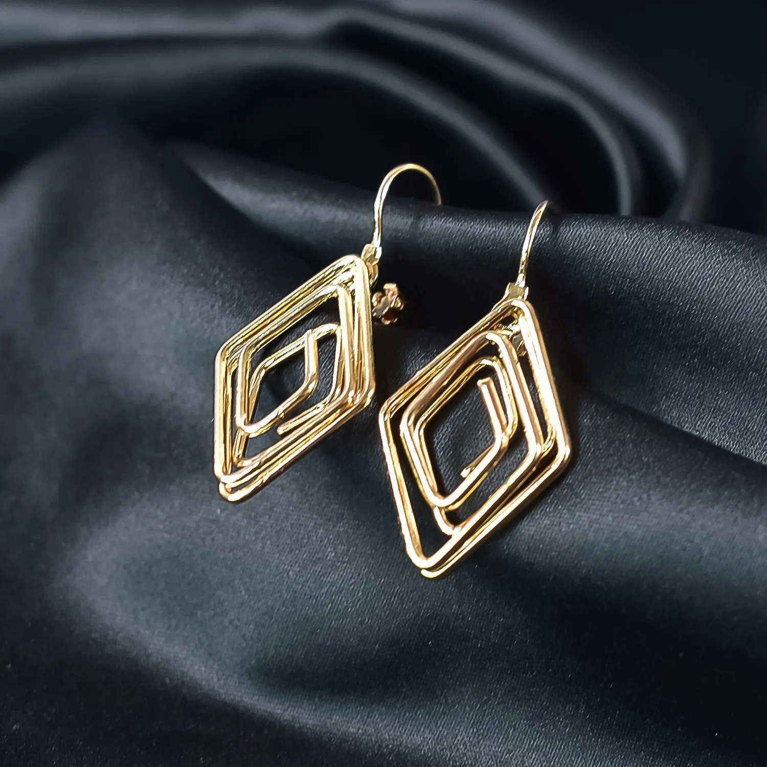 Diamound Shape Gold Plated Modern Design Earrings