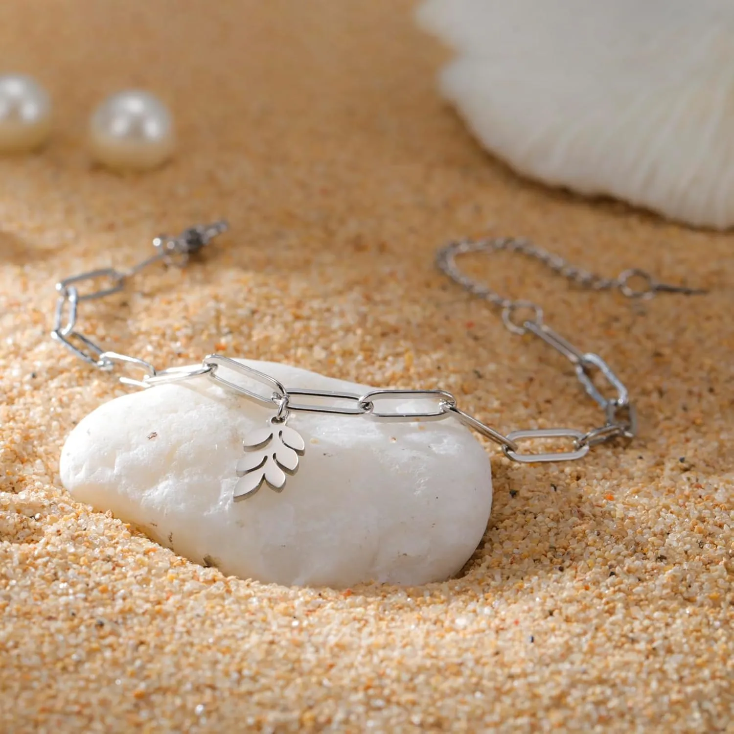Dreamtimes Daisy Flower Anklets for Women Leaf Anklet Dainty Beach Anklet Jewelry Stainless Steel Adjustable Foot Chain Summer Boho Charm Foot Ankle Bracelet Jewelry