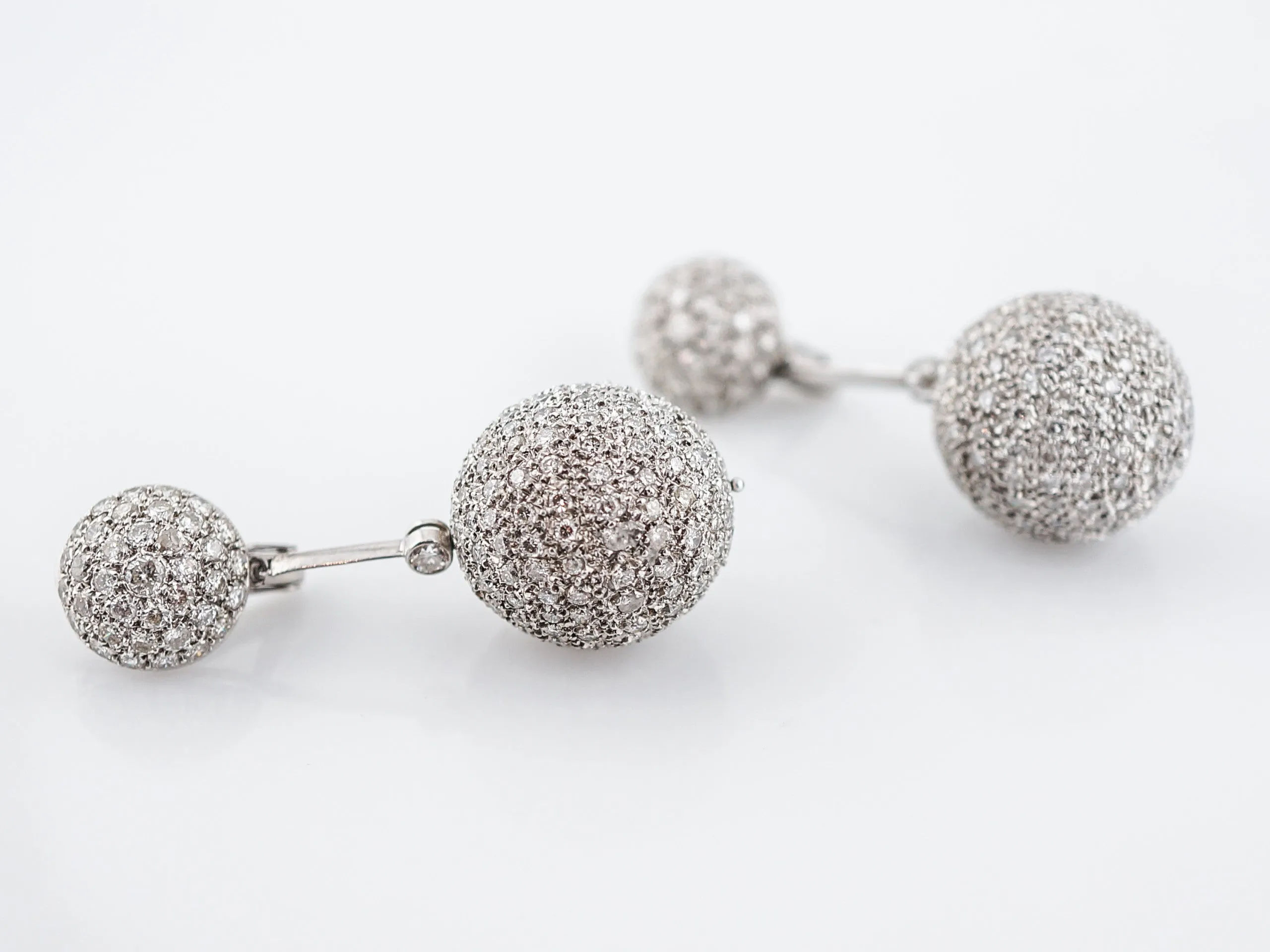 Earrings Modern 10.82 Round Brilliant Cut Diamonds  in 18k White Gold