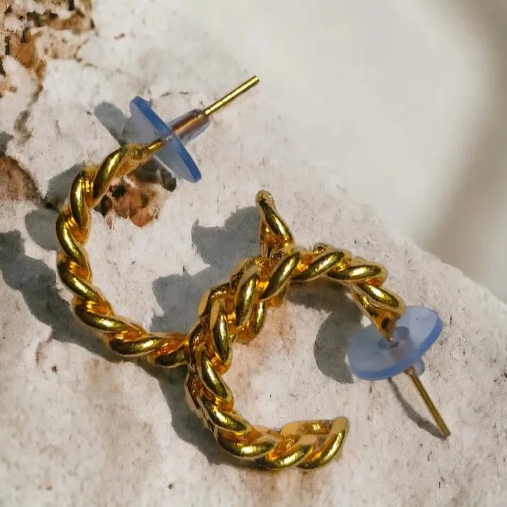 Gold Chain Hoop Earrings – Elegant & Stylish
