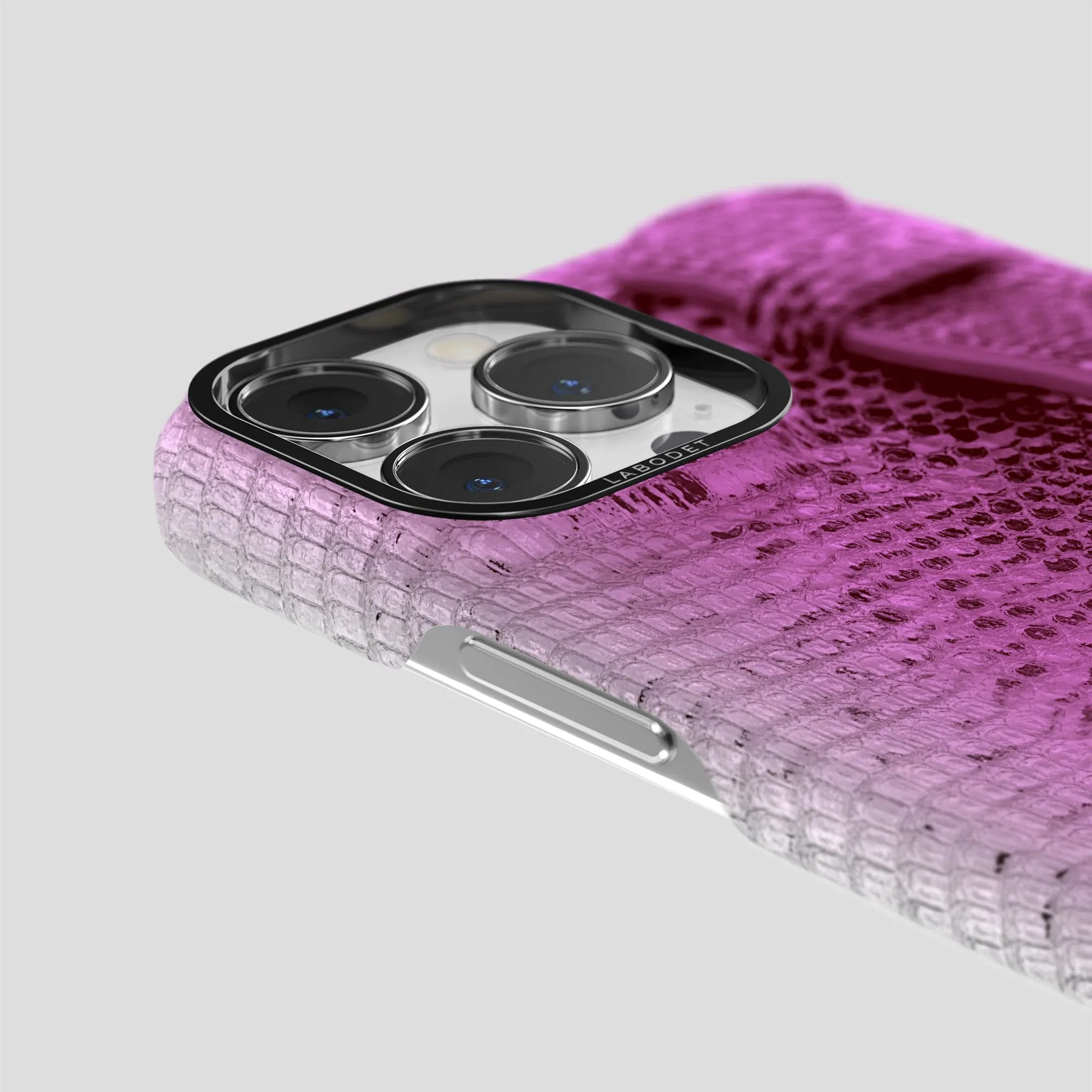 Handle Case For iPhone 15 Pro Max In Himalayan Lizard