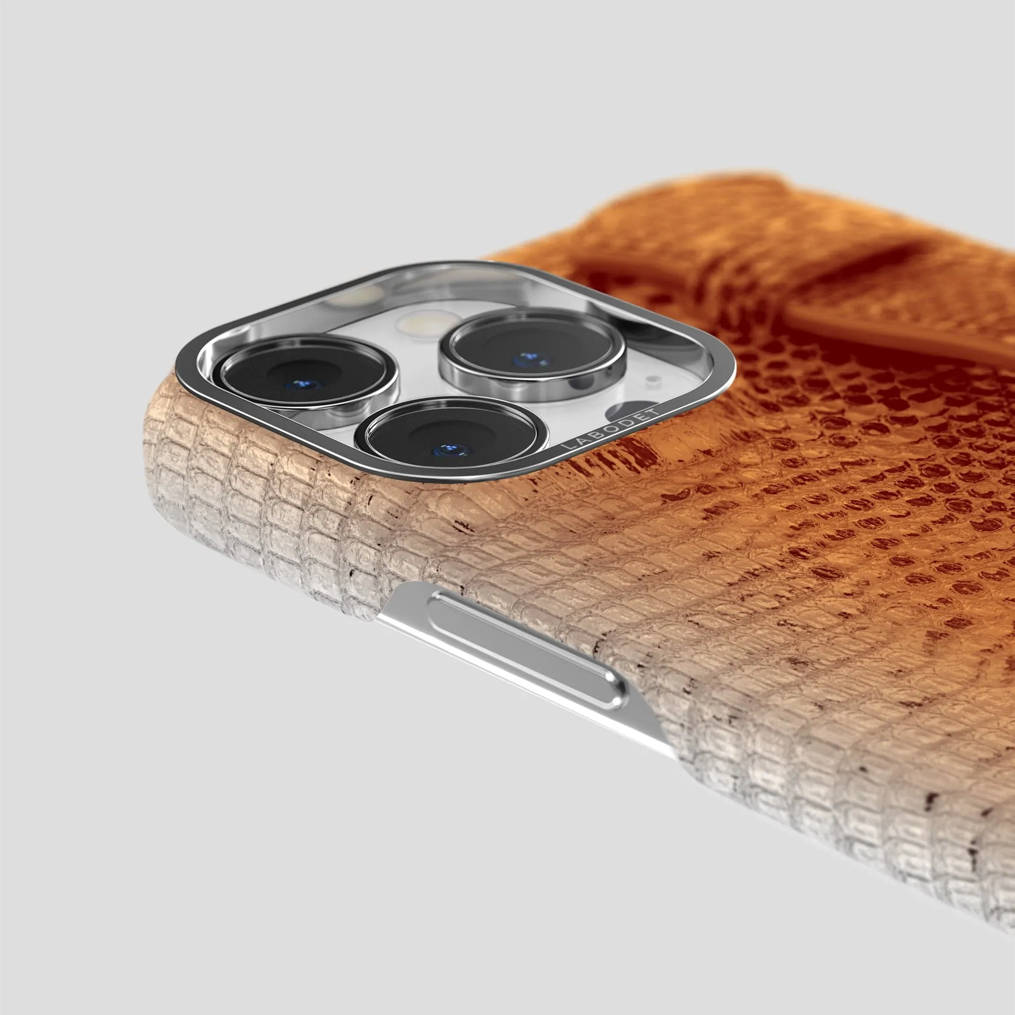 Handle Case For iPhone 15 Pro Max In Himalayan Lizard