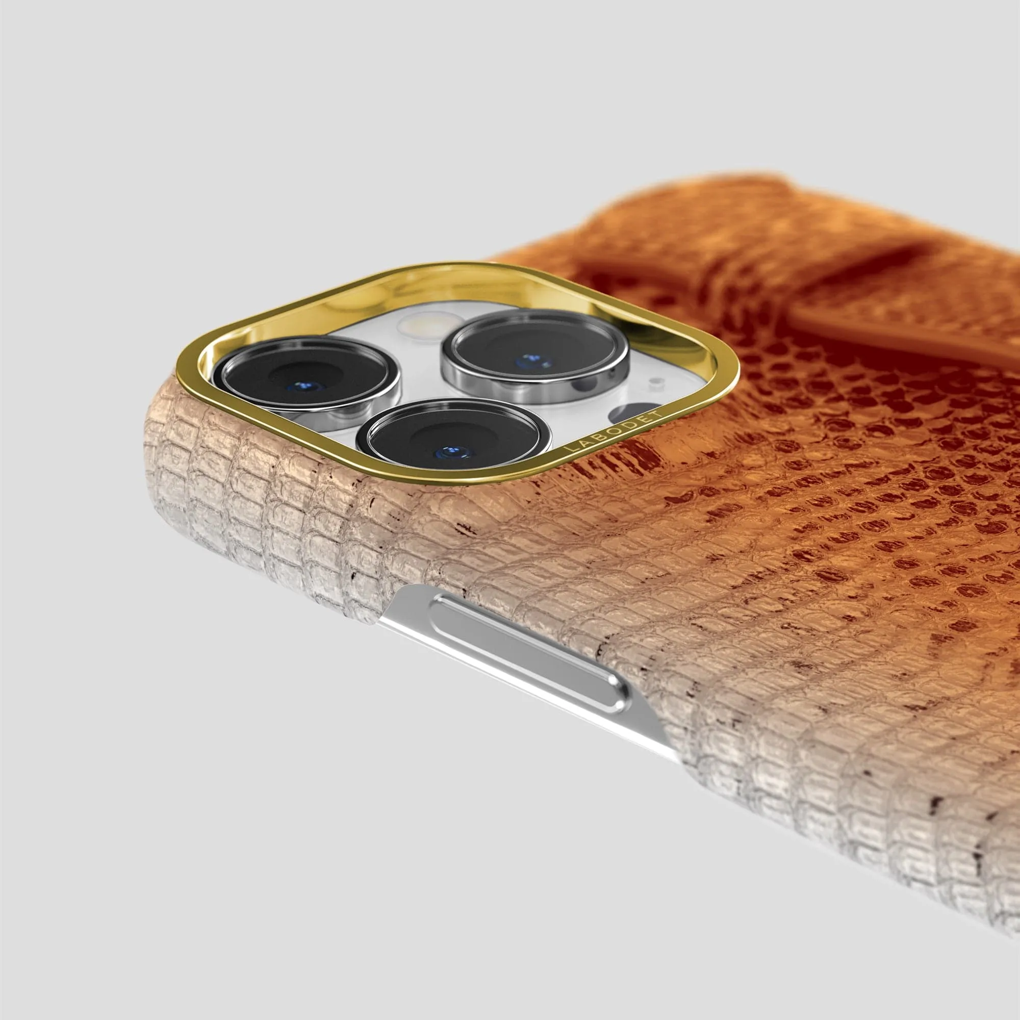Handle Case For iPhone 15 Pro Max In Himalayan Lizard