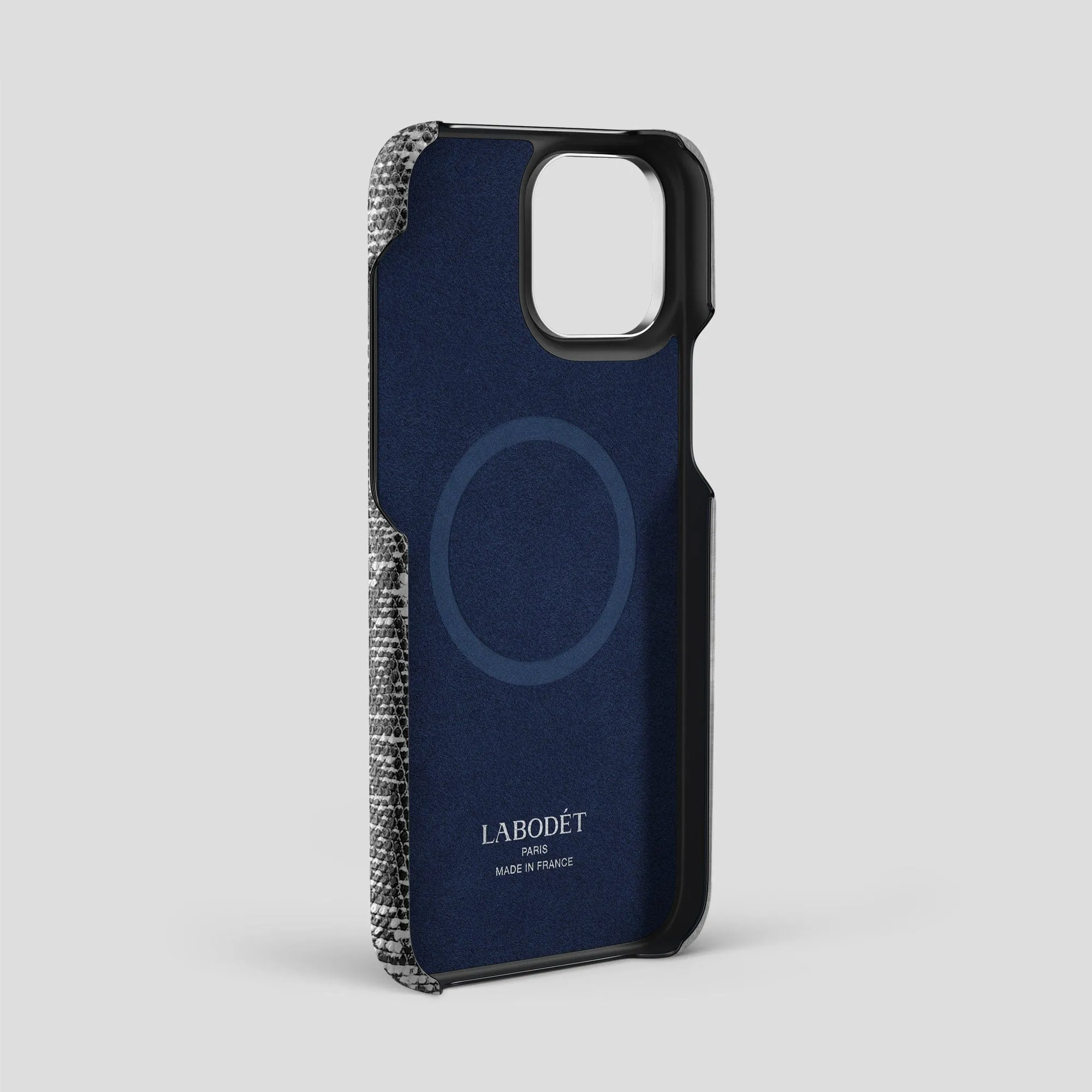 Handle Case For iPhone 15 Pro Max In Himalayan Lizard