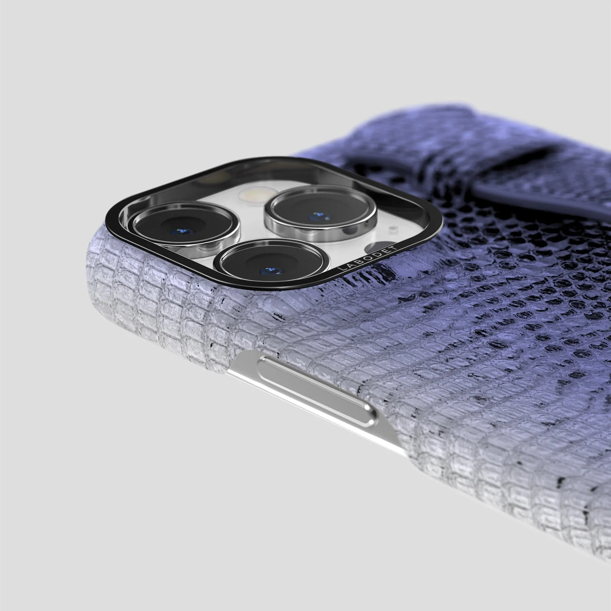 Handle Case For iPhone 15 Pro Max In Himalayan Lizard