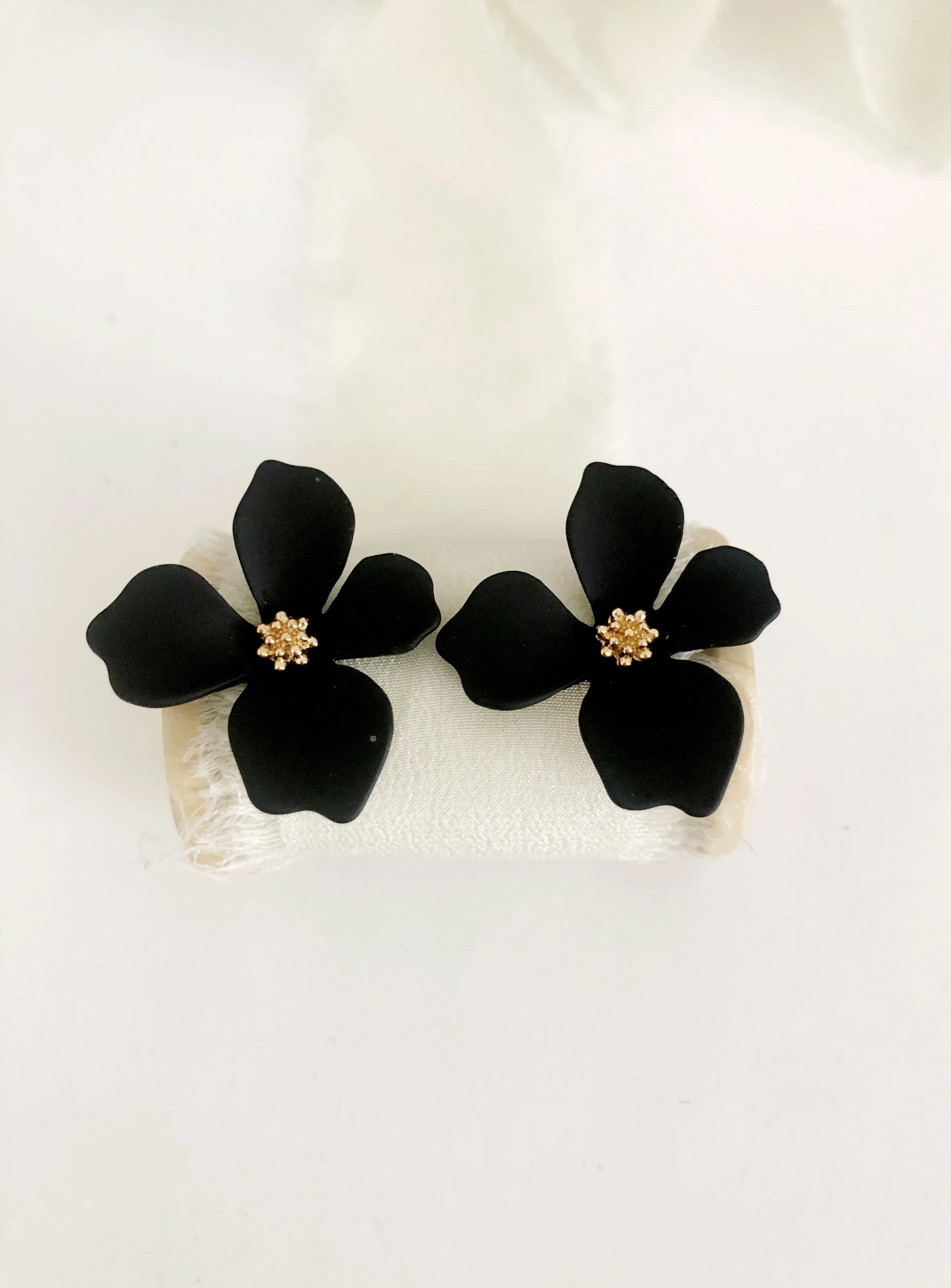 Jaxie Black Flower Stud Earrings