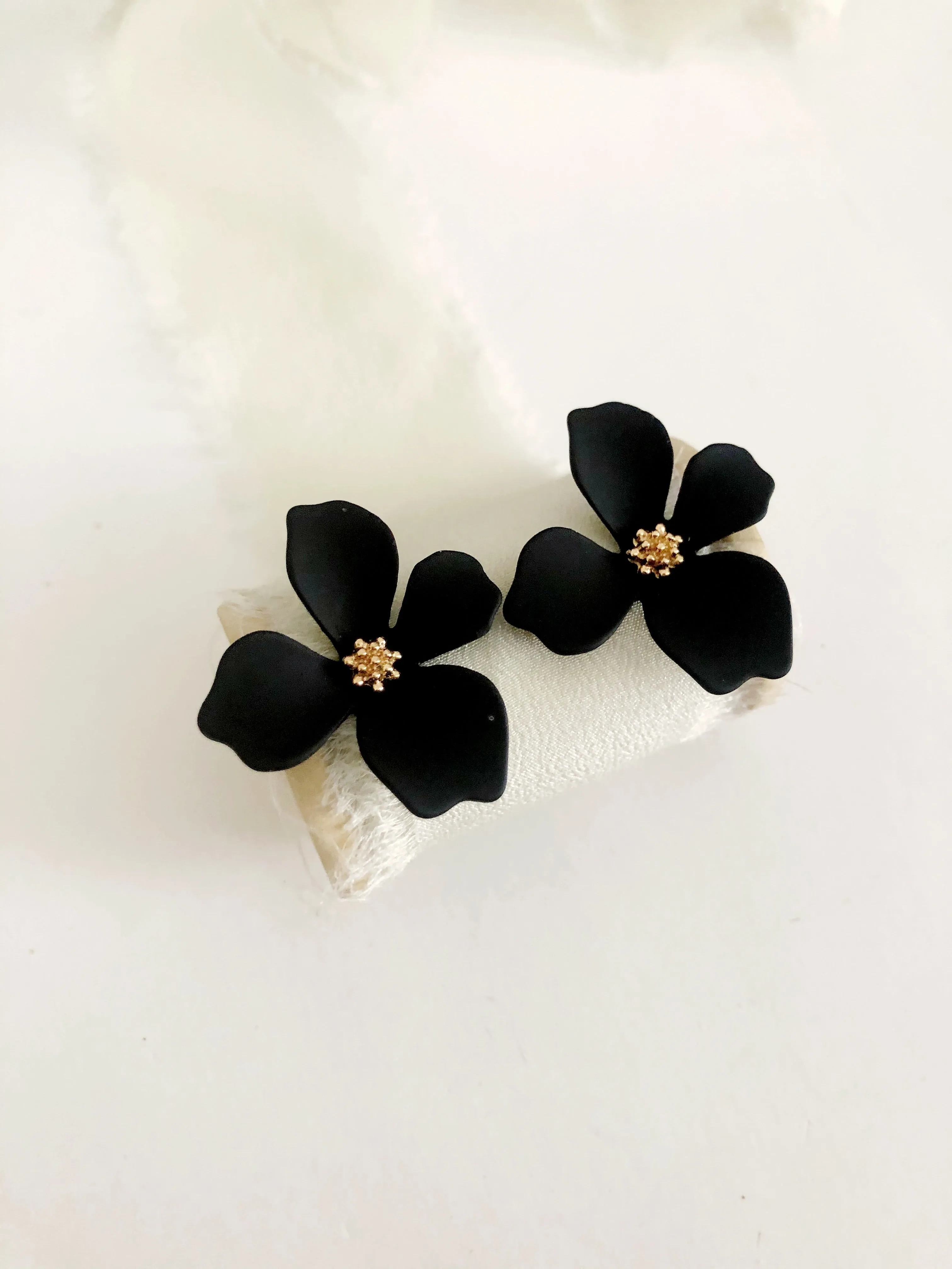 Jaxie Black Flower Stud Earrings