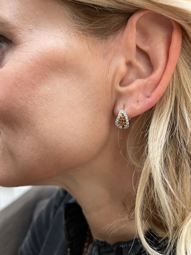 Leaf design huggie earrings