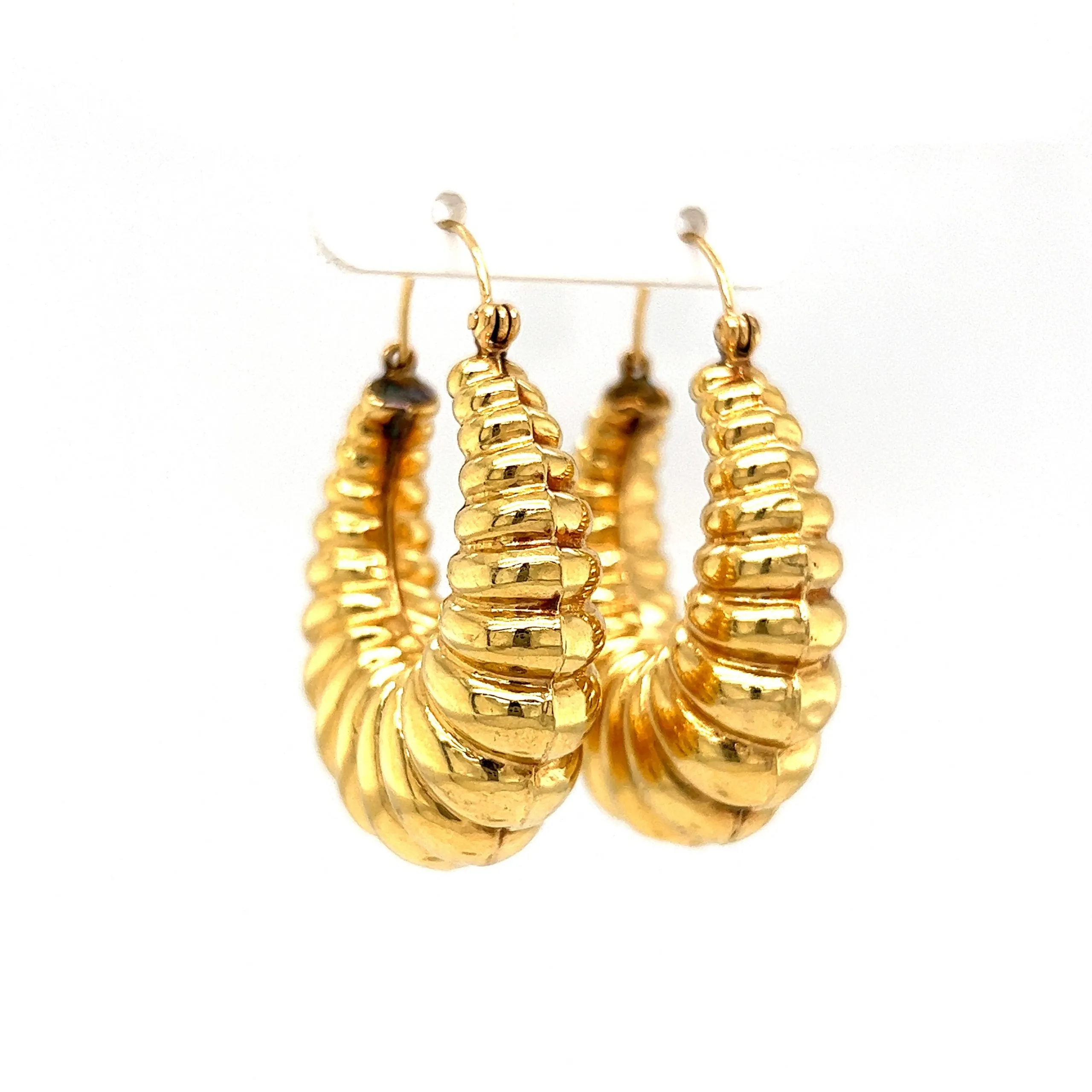 Lightweight Scalloped Hoop Earrings in 14k Yellow Gold