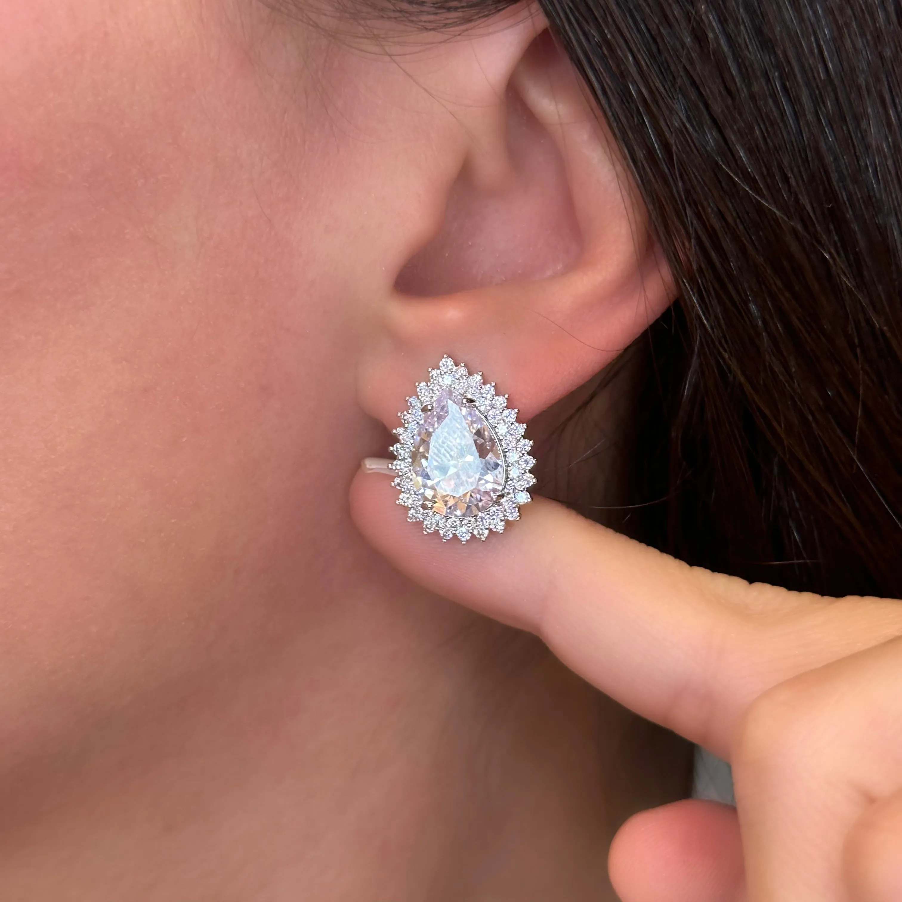 LUXURIOUS DROP SET | Double White Rhodium Plated