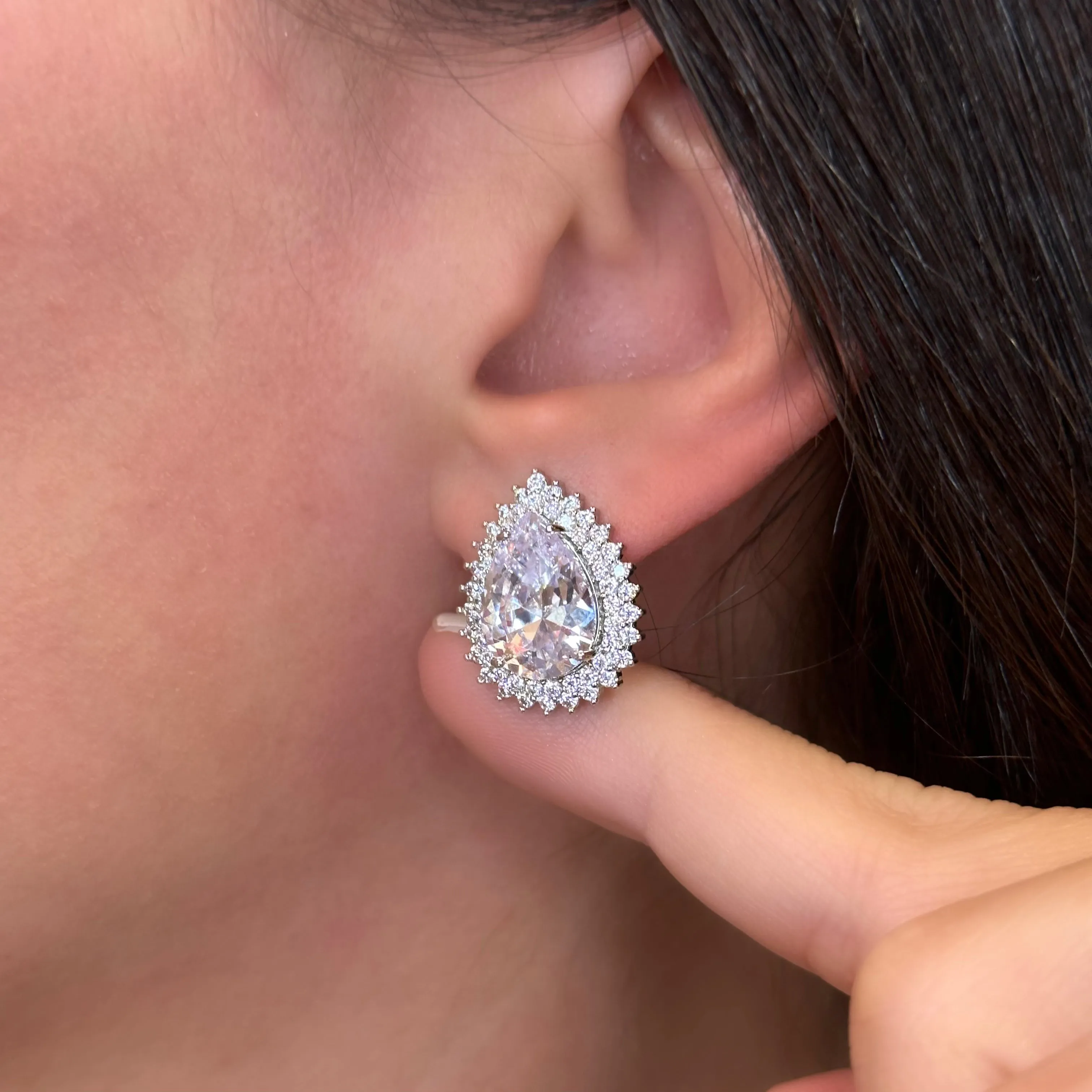 LUXURIOUS DROP SET | Double White Rhodium Plated