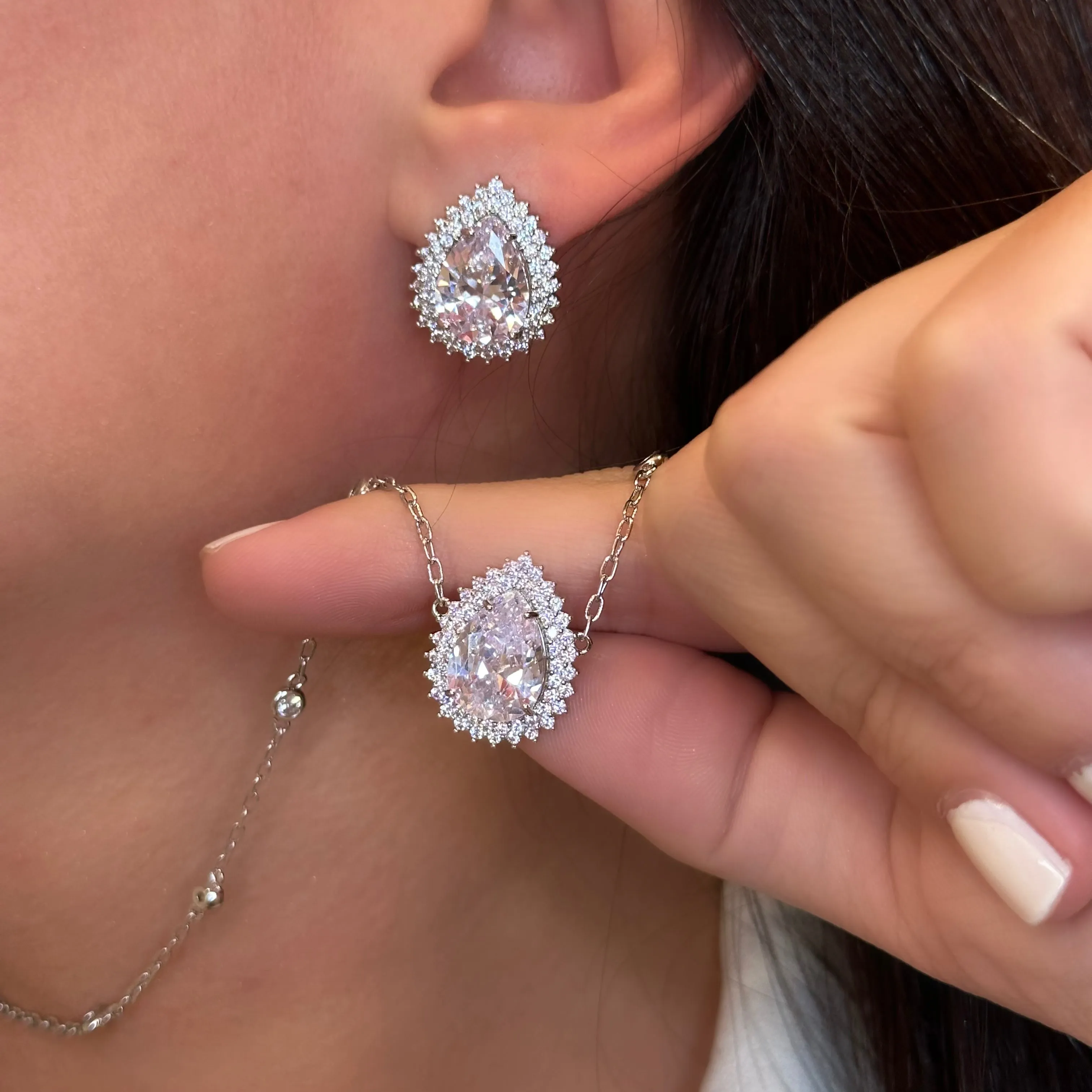 LUXURIOUS DROP SET | Double White Rhodium Plated