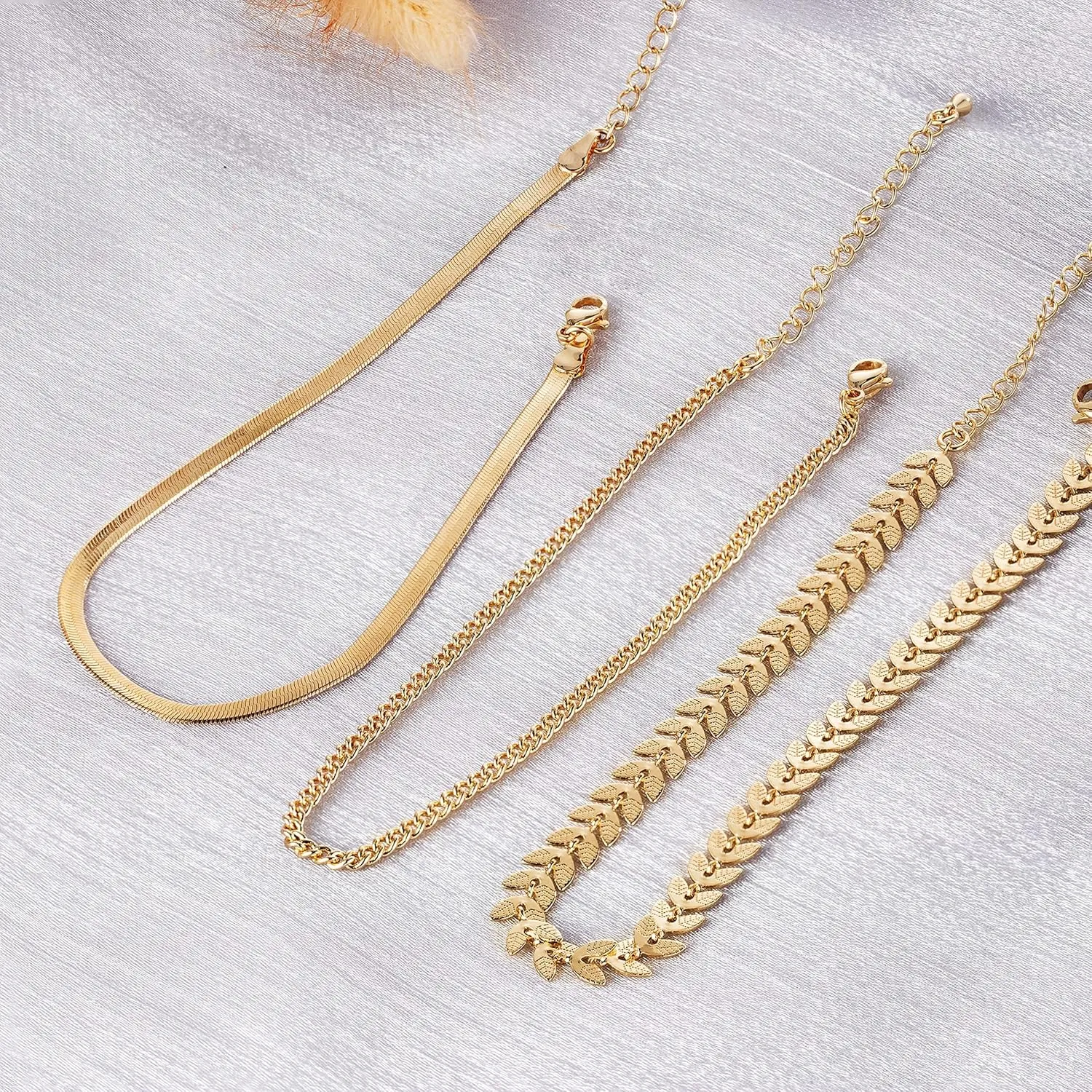 MIDEEO Gold/Silver Ankle Bracelets for Women,14K Gold Anklets for Women Waterproof Cuban Link Heart Beads Herringbone Rhinestone Anklets Set Layered Anklet Bracelets for Women Gold Jewelry Gift