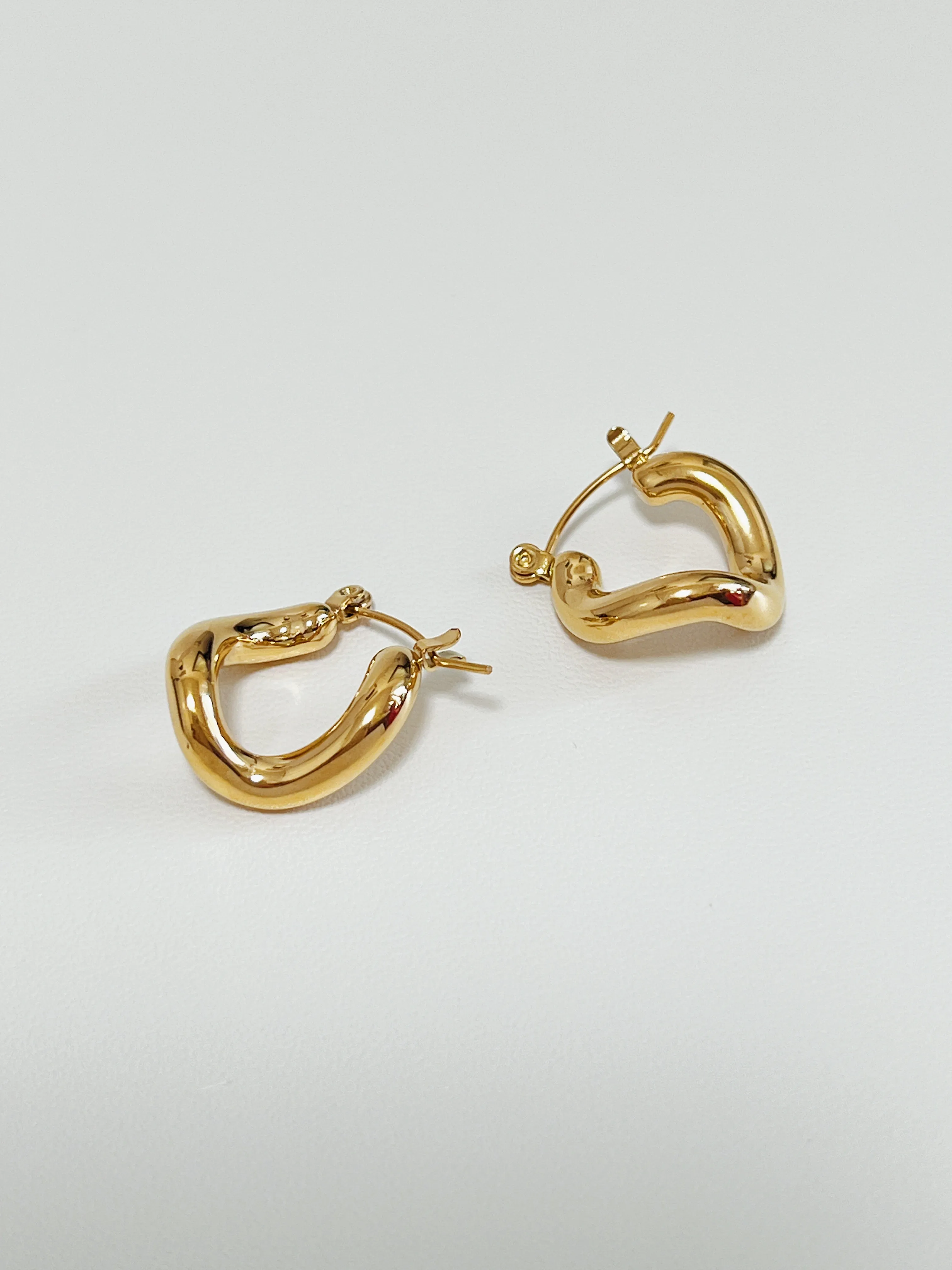 Myla Wavy Hoop Earrings