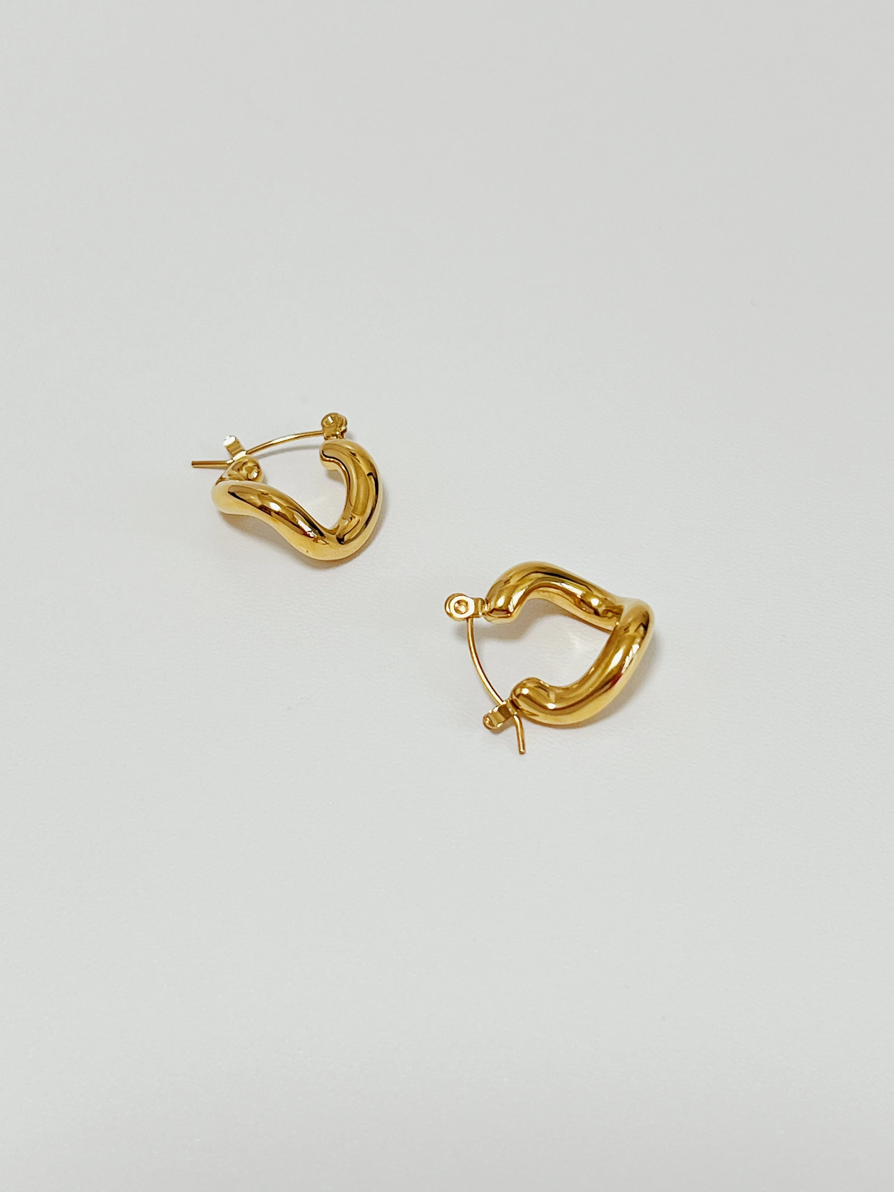 Myla Wavy Hoop Earrings