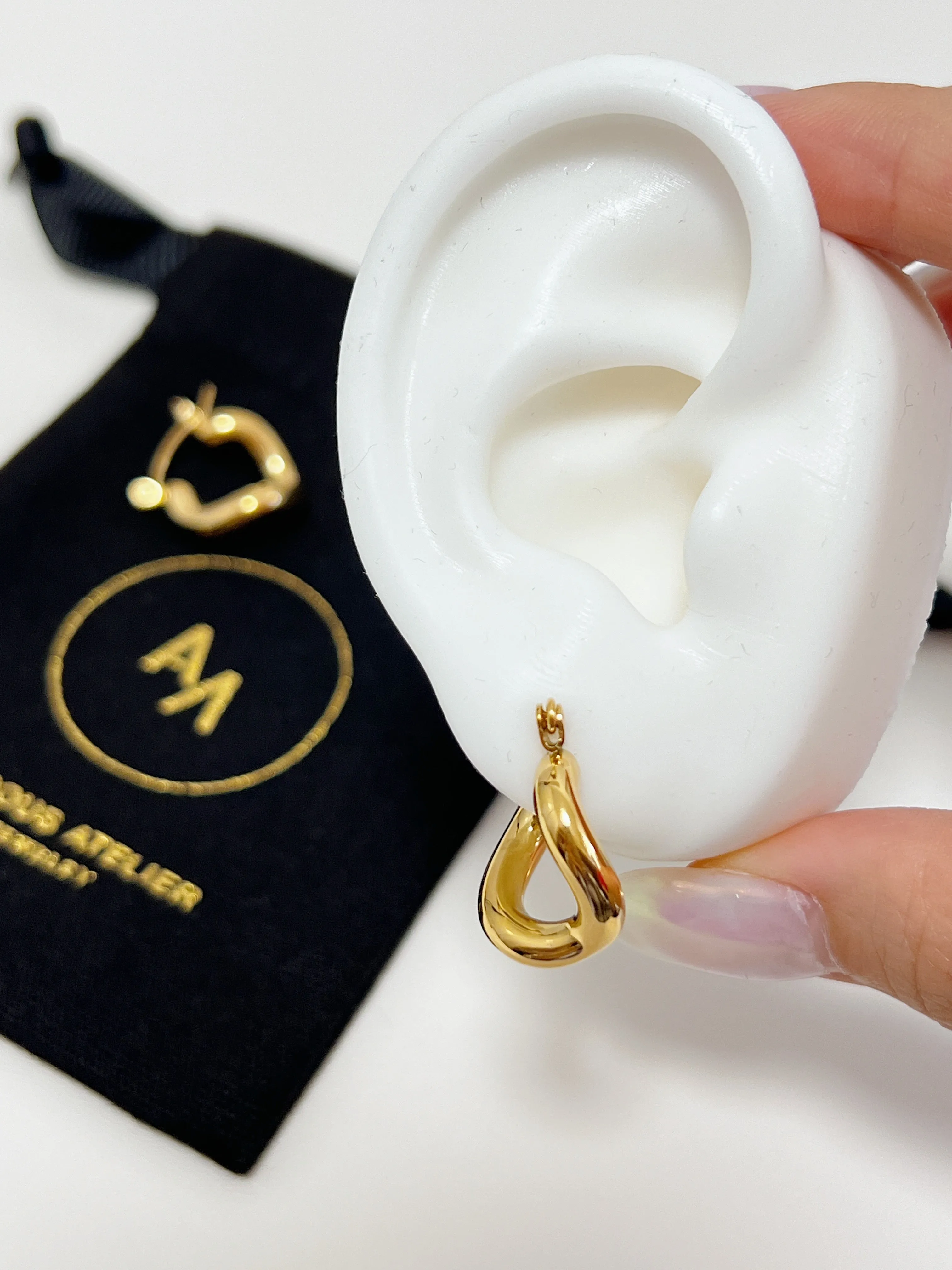 Myla Wavy Hoop Earrings