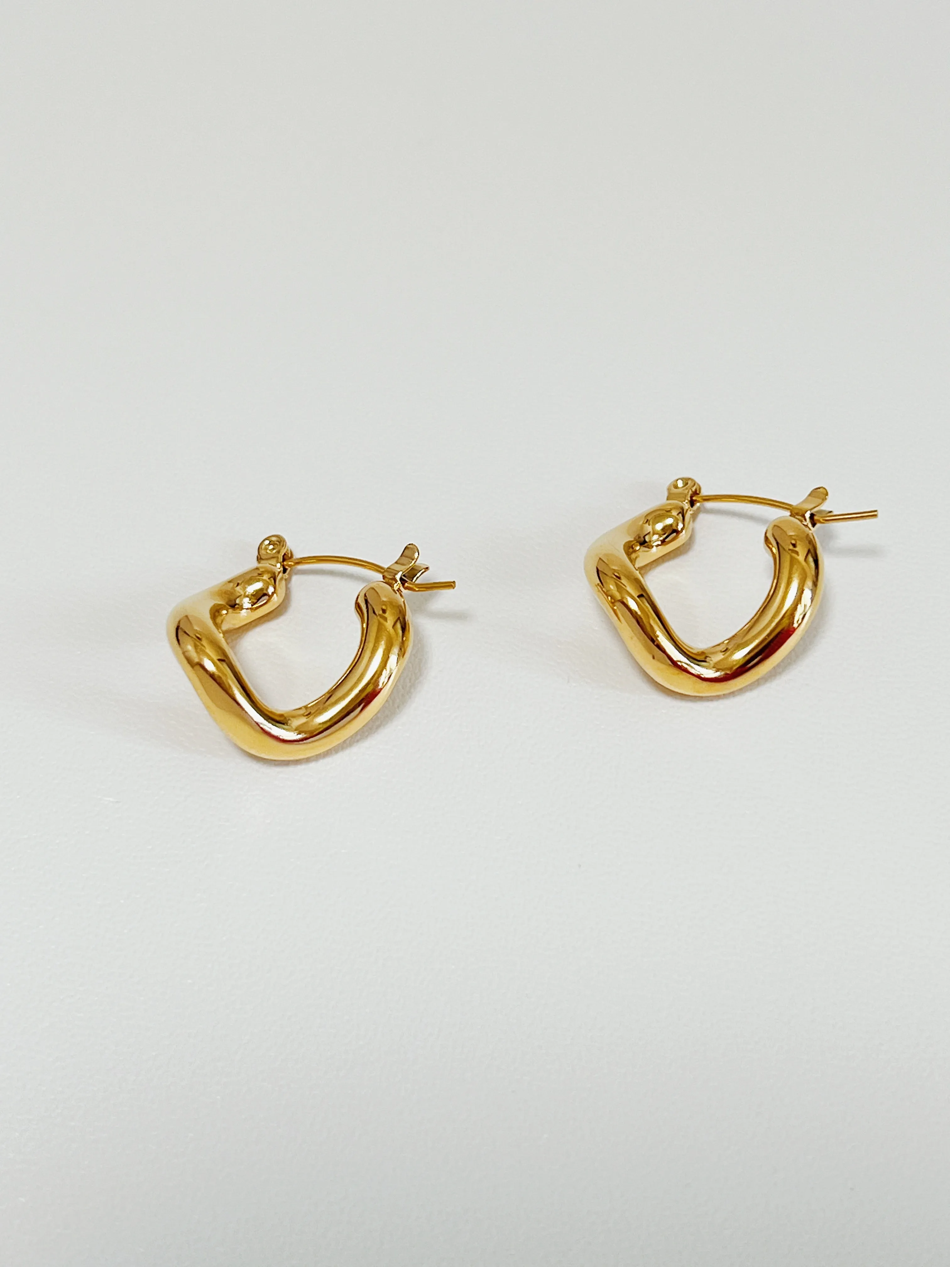 Myla Wavy Hoop Earrings