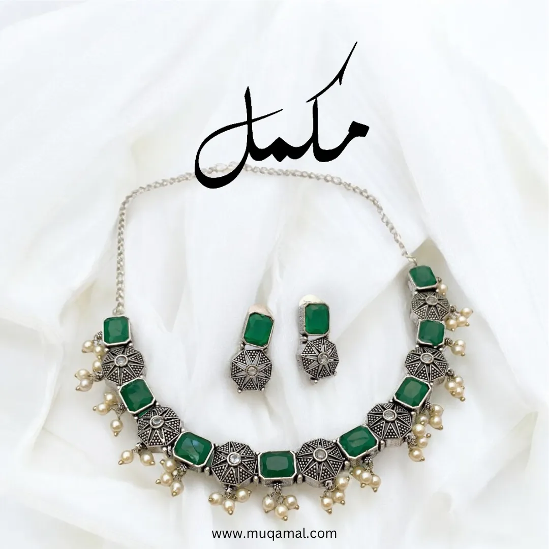 Mystic Shadows Necklace Set