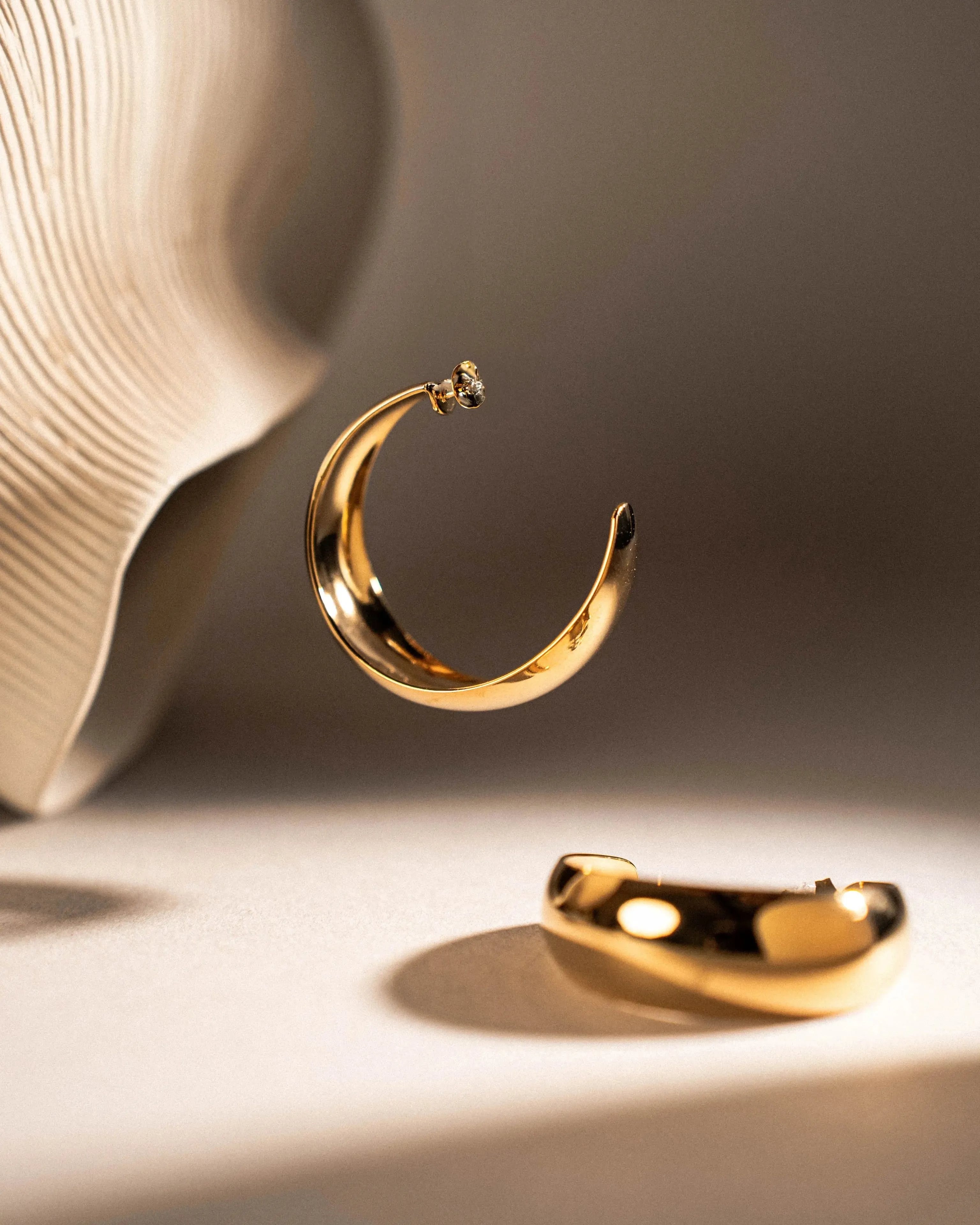 Open Hoop Earrings – Sophistication in a Timeless Jewel