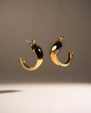 Open Hoop Earrings – Sophistication in a Timeless Jewel