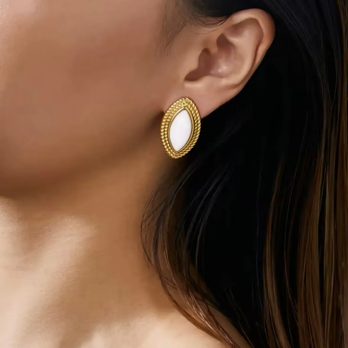 Oval Diamond Shape White Stone 18k Gold Earrings