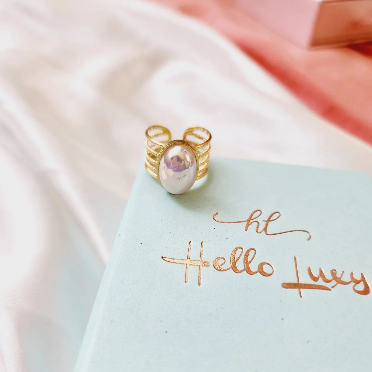 Oval Throb Ring