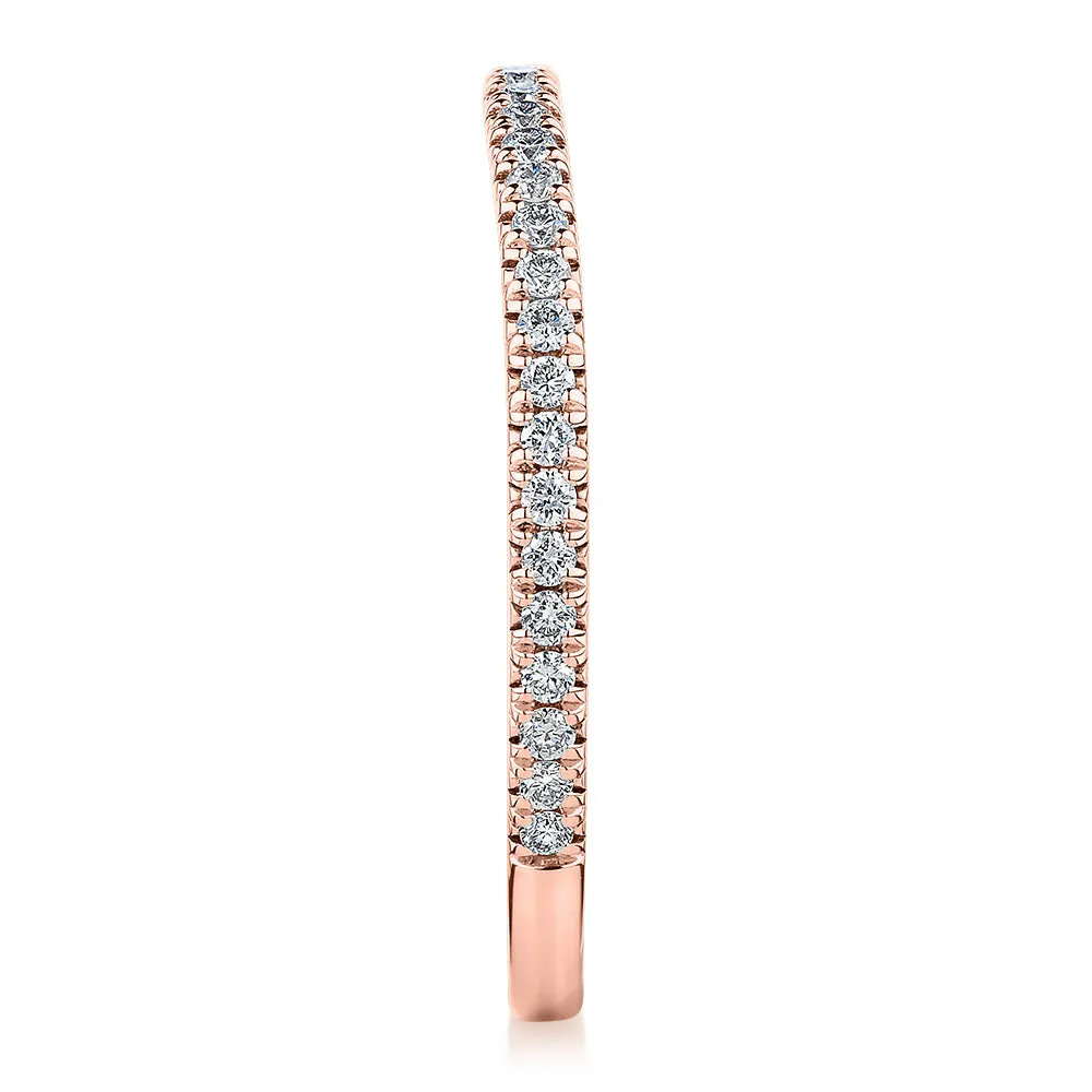 Premium Lab-Grown Diamond, 0.23 carat TW round brilliant curved wedding or eternity band in 18 carat rose gold
