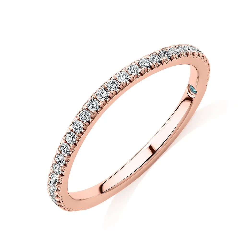 Premium Lab-Grown Diamond, 0.23 carat TW round brilliant curved wedding or eternity band in 18 carat rose gold