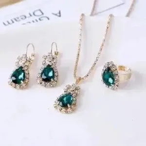 Rhinestone Necklace Earrings Set: A Luxurious Addition to Your Jewelry Collection 🌟