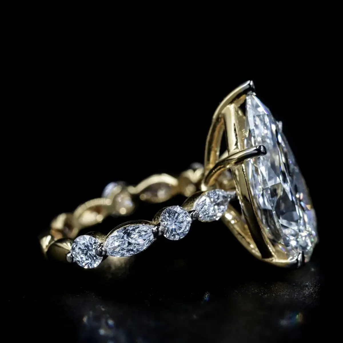 Royal Glow Pear Diamond Ring