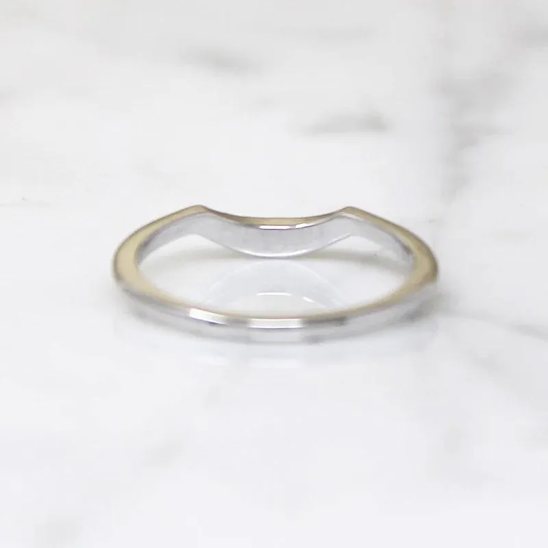 Sparkling Diamond Nesting Band in Recycled Gold