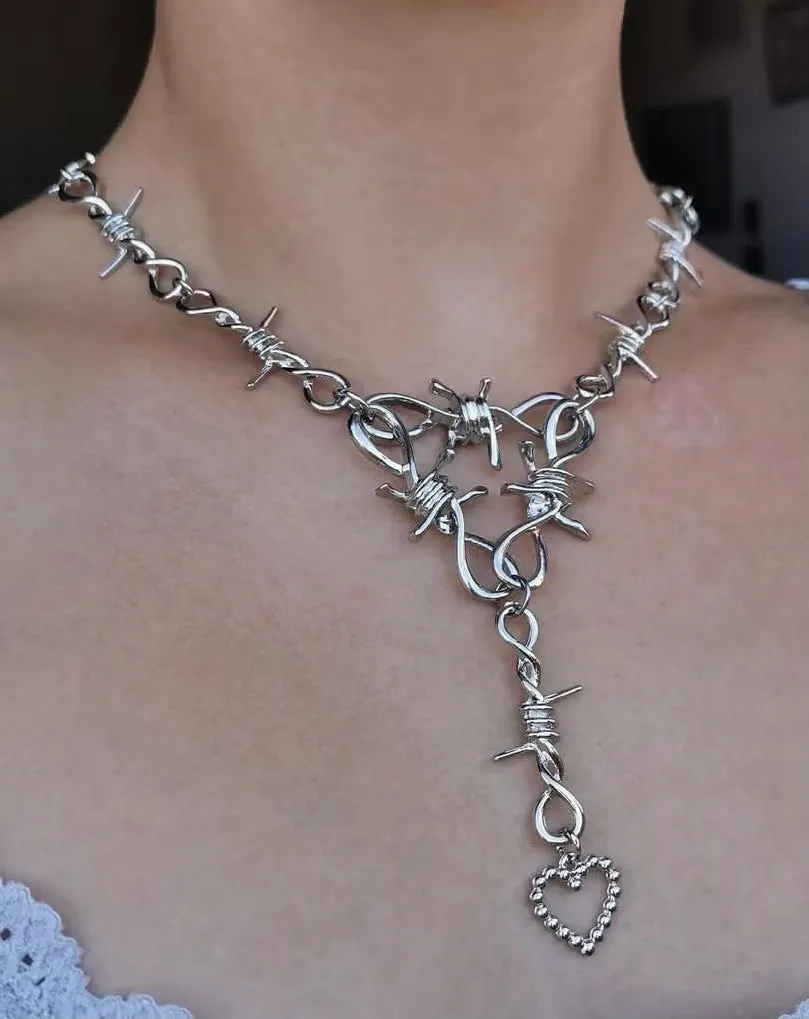Thorn Love Heart - Gothic Romance Necklace by The Nevermore