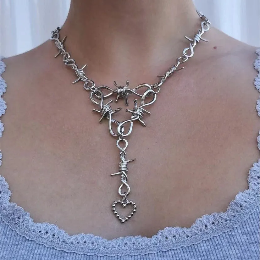 Thorn Love Heart - Gothic Romance Necklace by The Nevermore