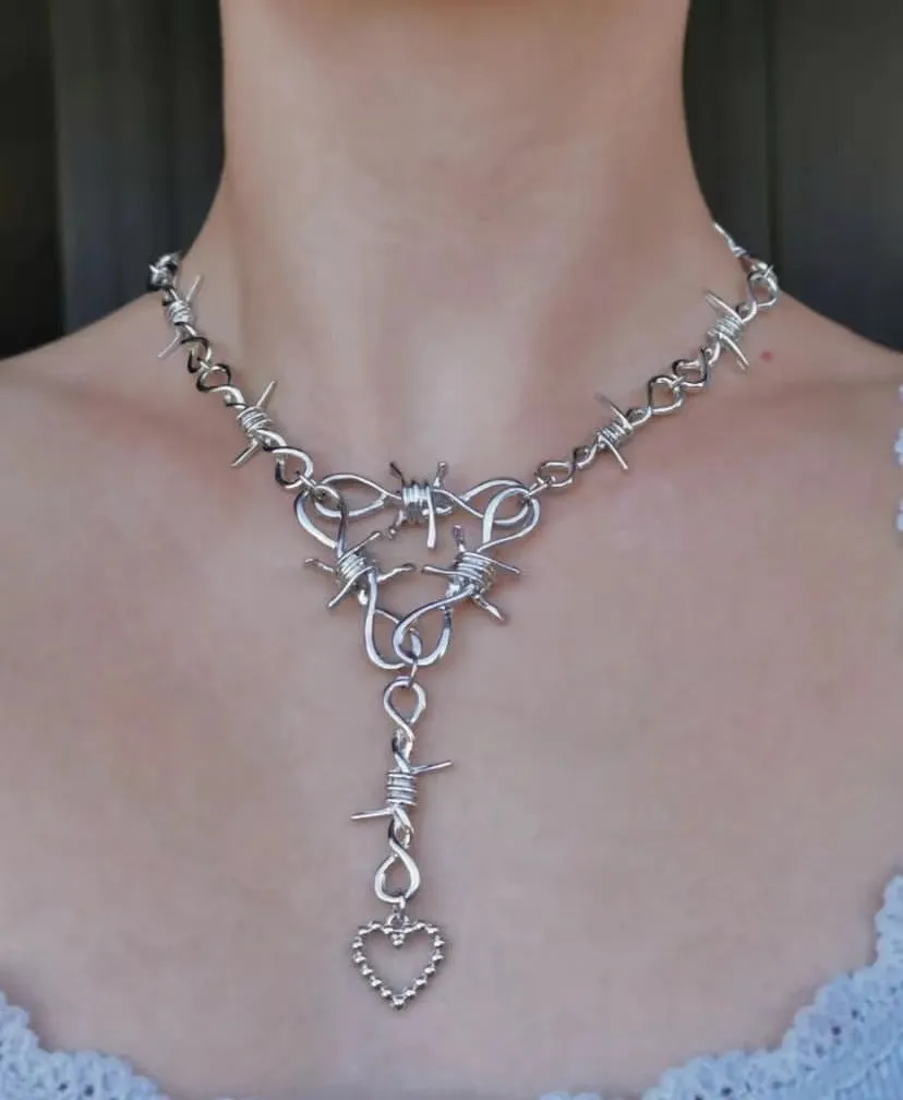 Thorn Love Heart - Gothic Romance Necklace by The Nevermore
