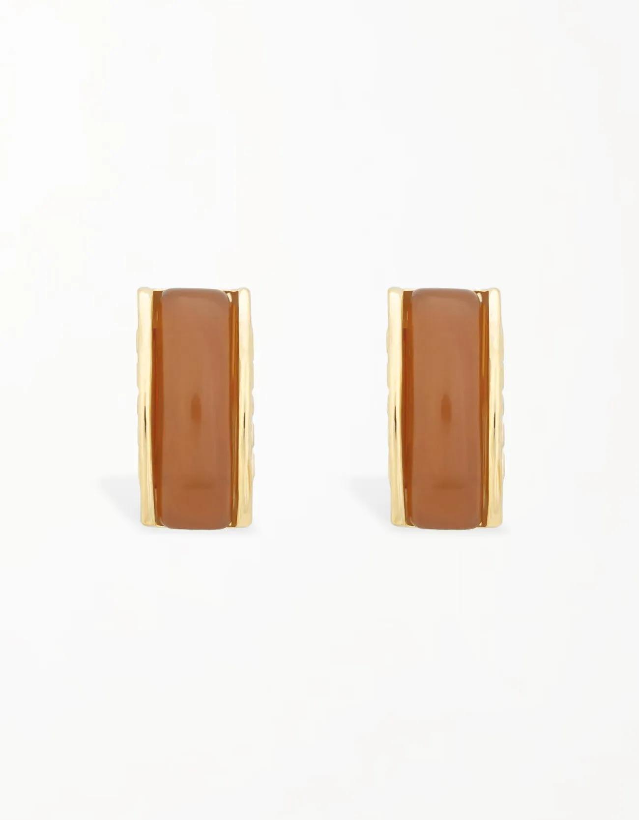 Vintage Charm Resin Studs 18k Gold Plated Stylish Design
