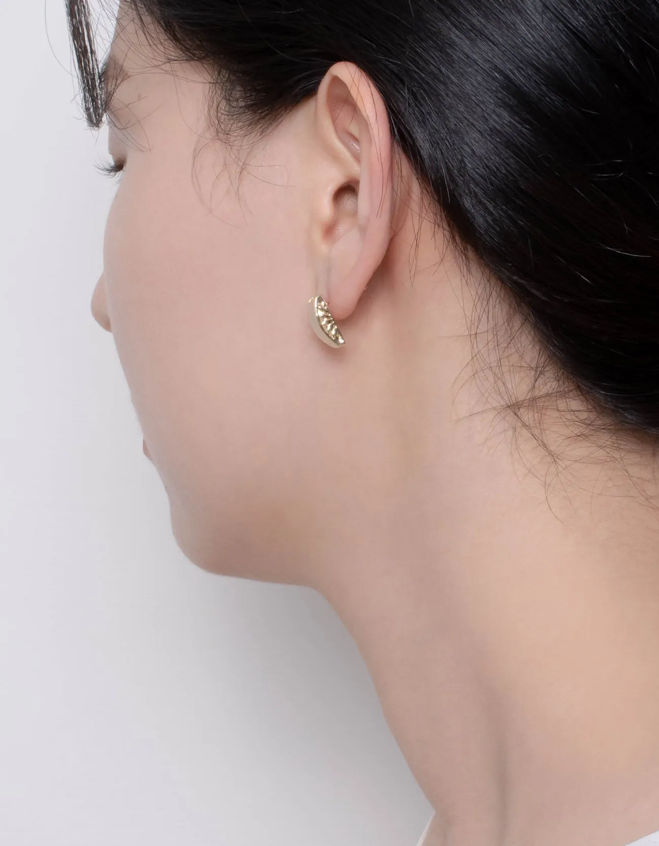 Vintage Charm Resin Studs 18k Gold Plated Stylish Design