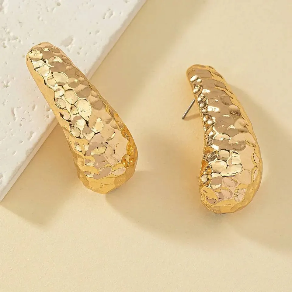 Vintage-Inspired Elegance Earrings - Fluffy